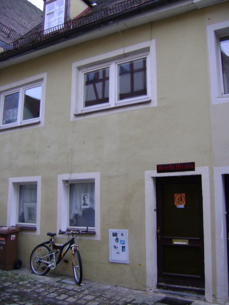 Datei:Brechthaus.JPG